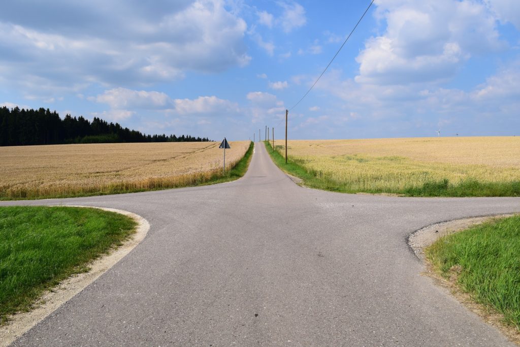 Wegkreuzung in Richtung Durchbruch